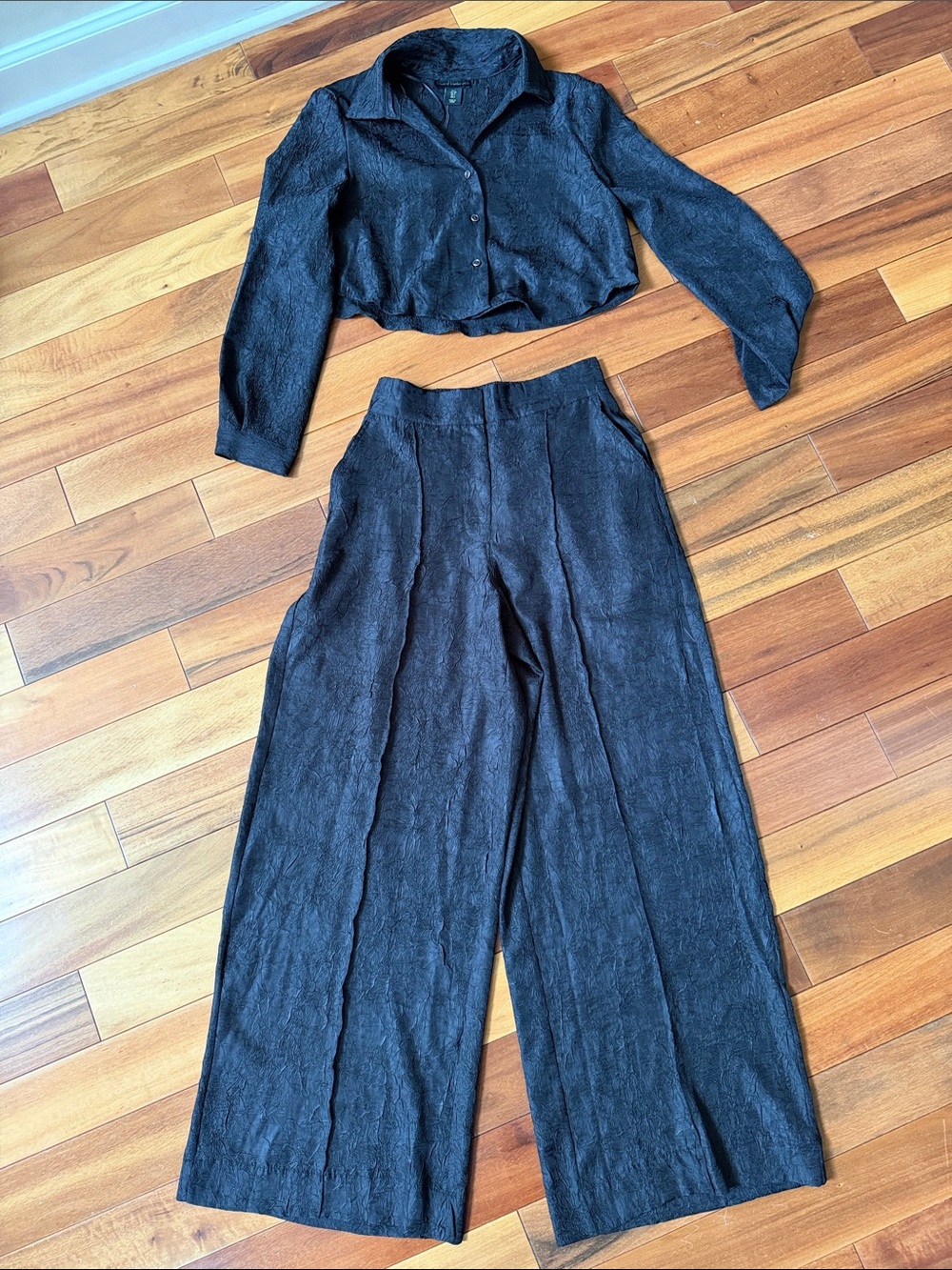 Matching Set Cropped Textured Wide-Leg Pants in Black